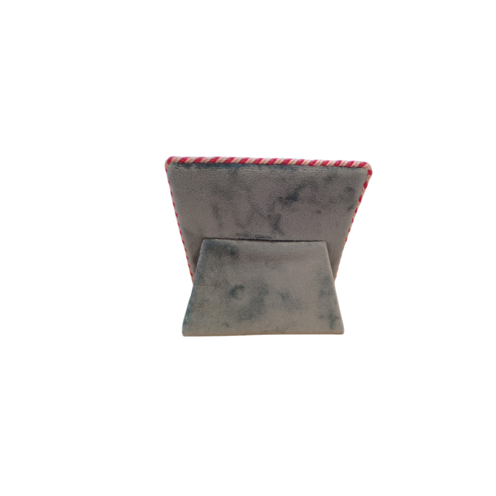 Rectangular and Irregular Shaped Easel Back Finishing