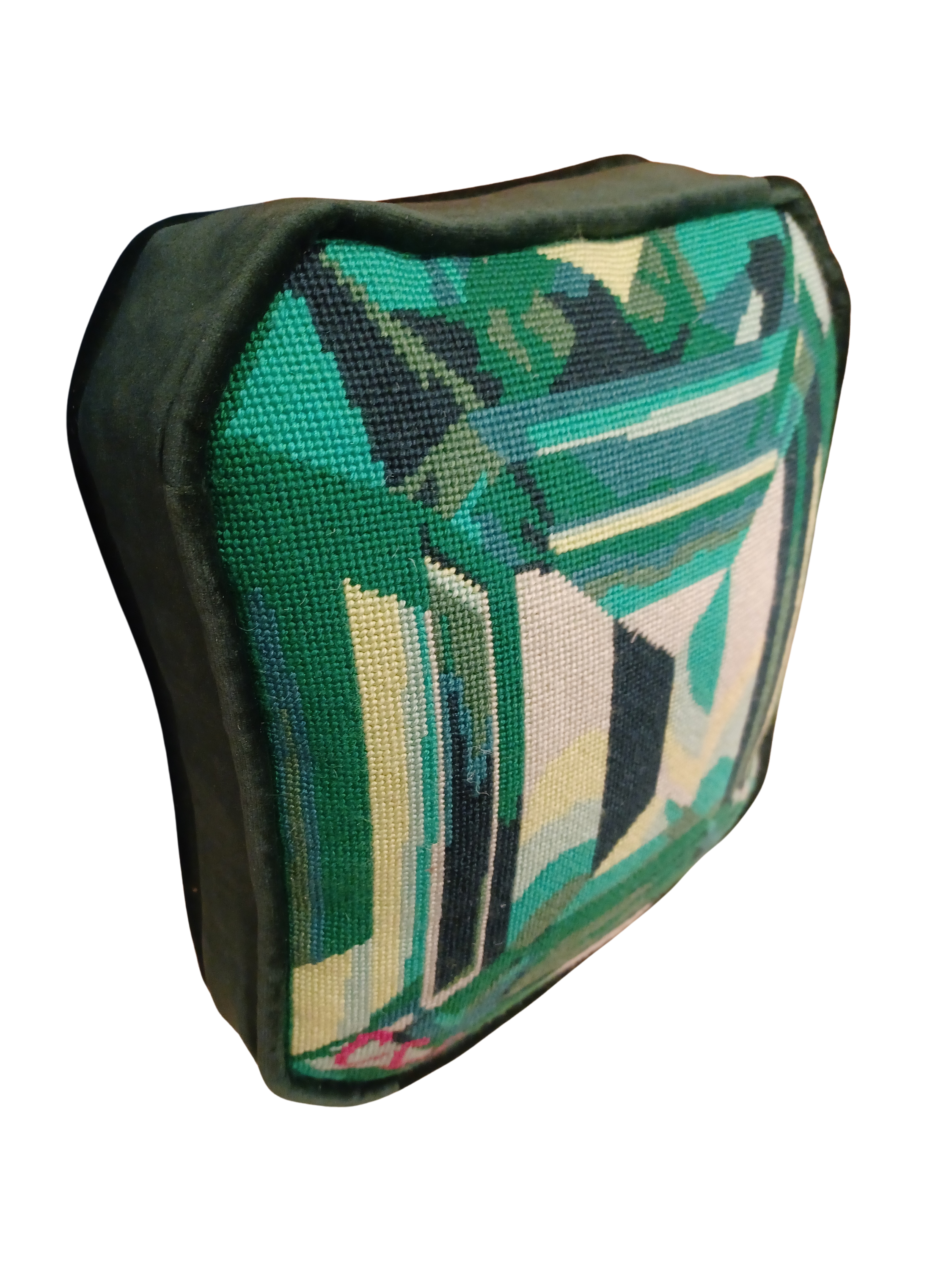 Irregular Gusset Edge Pillow Finishing